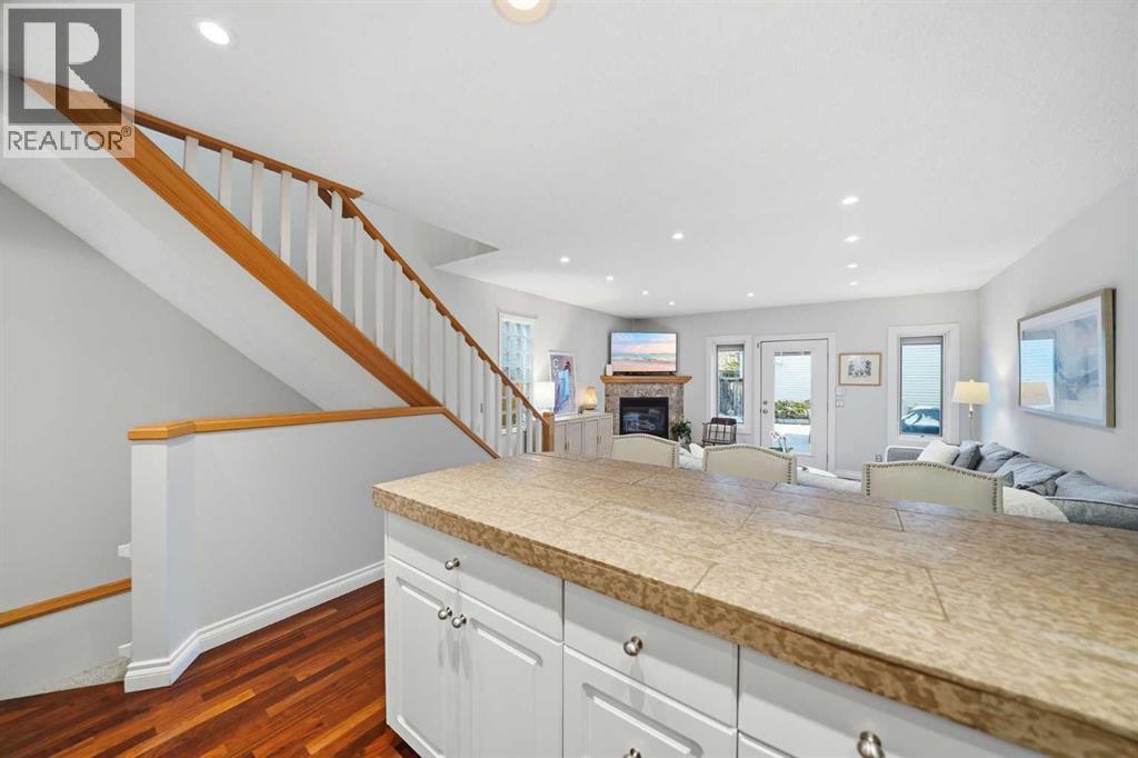 Single Family House for Sale in   Avenue SW Erlton Calgary 