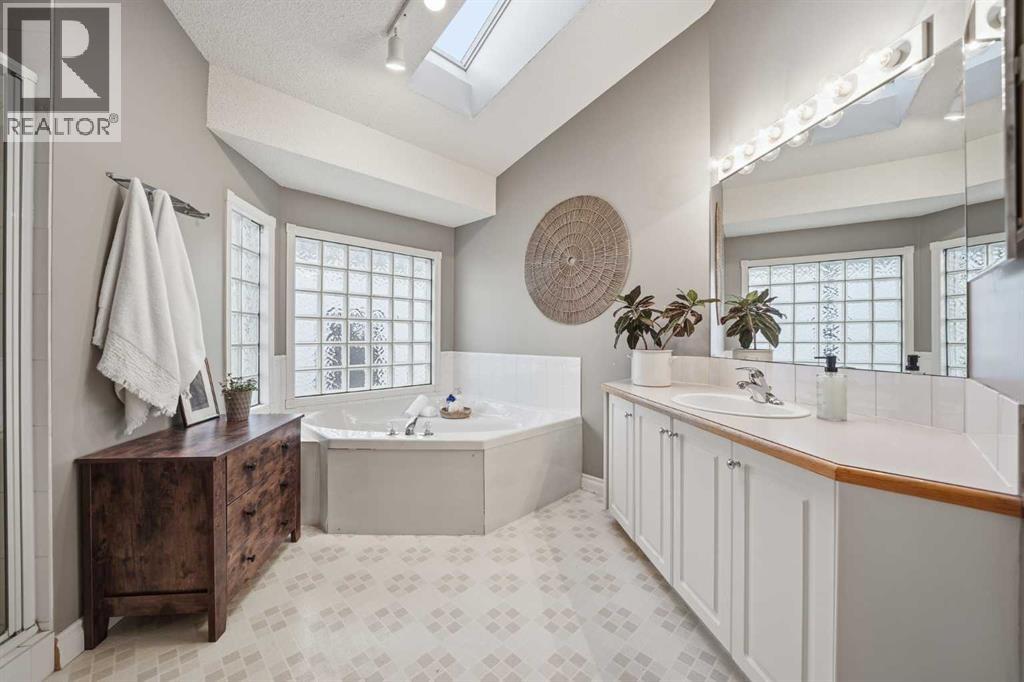 Single Family House for Sale in   Avenue SW Erlton Calgary 