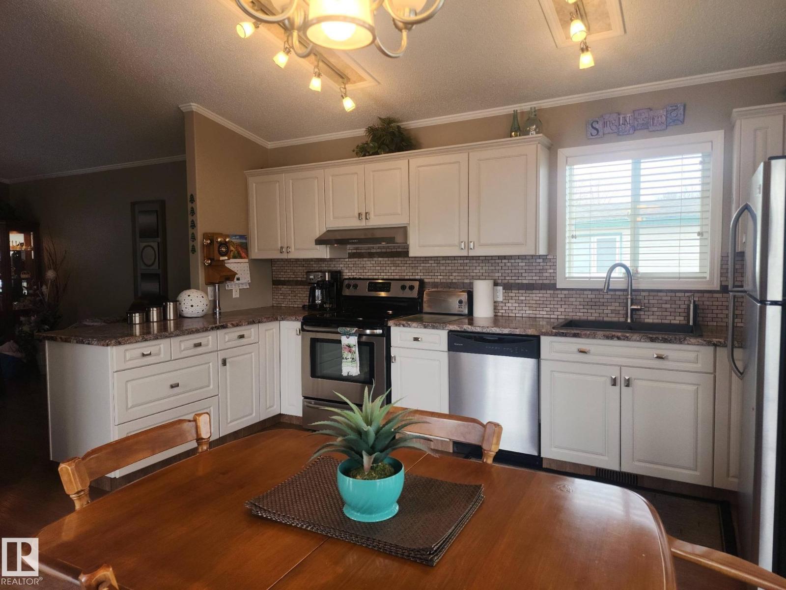 46 Willow Park ES, Leduc