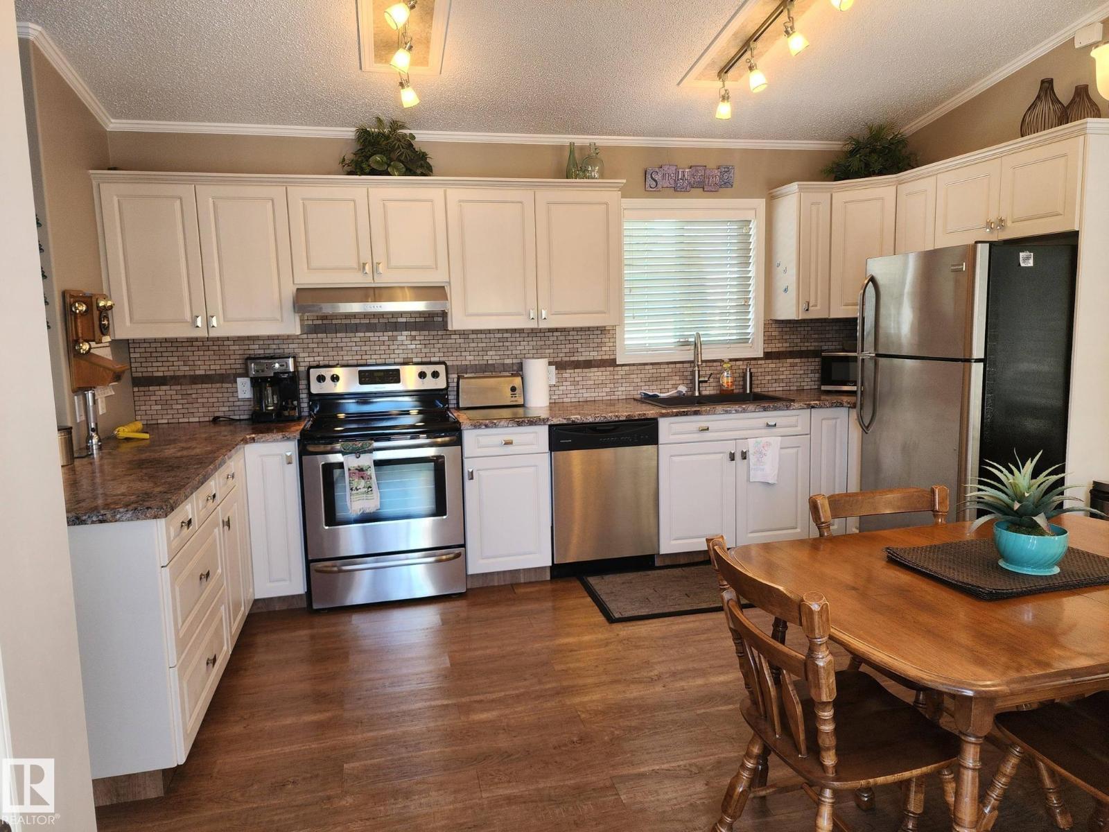 46 Willow Park ES, Leduc