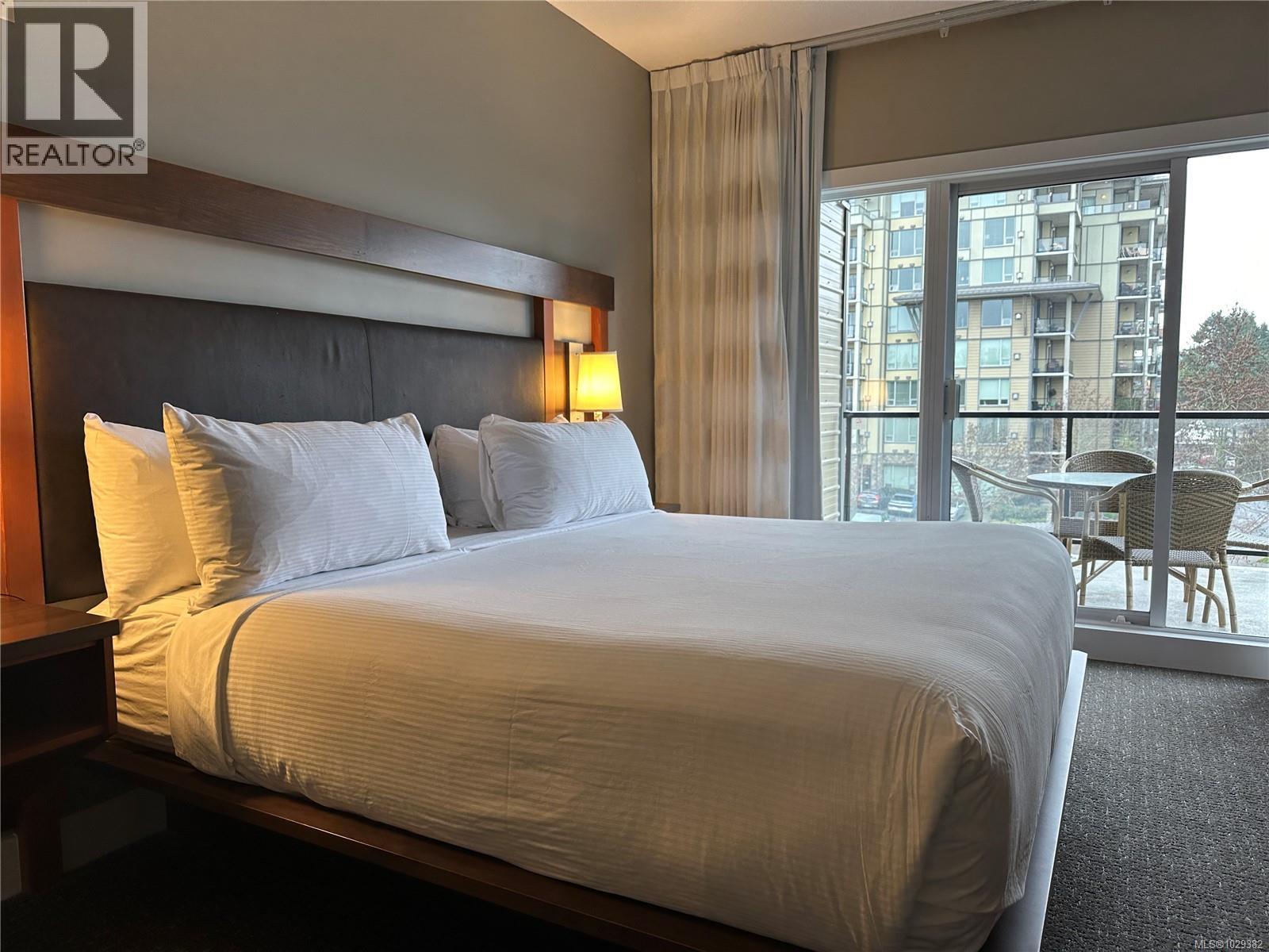 303D 181 Beachside Dr, Parksville