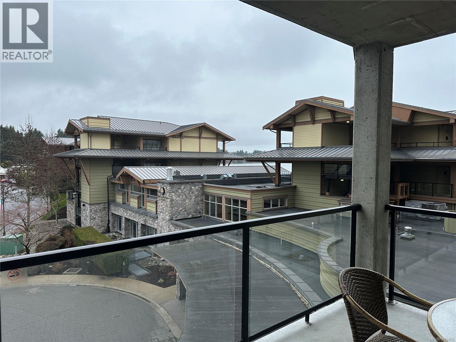 303D 181 Beachside Dr, Parksville