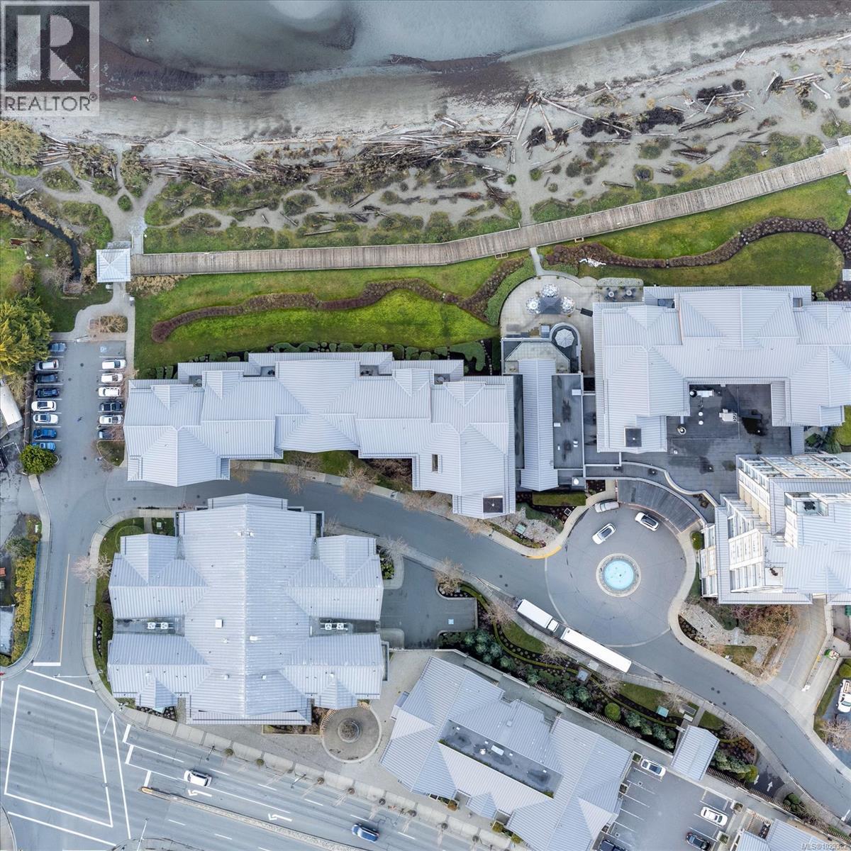 303D 181 Beachside Dr, Parksville