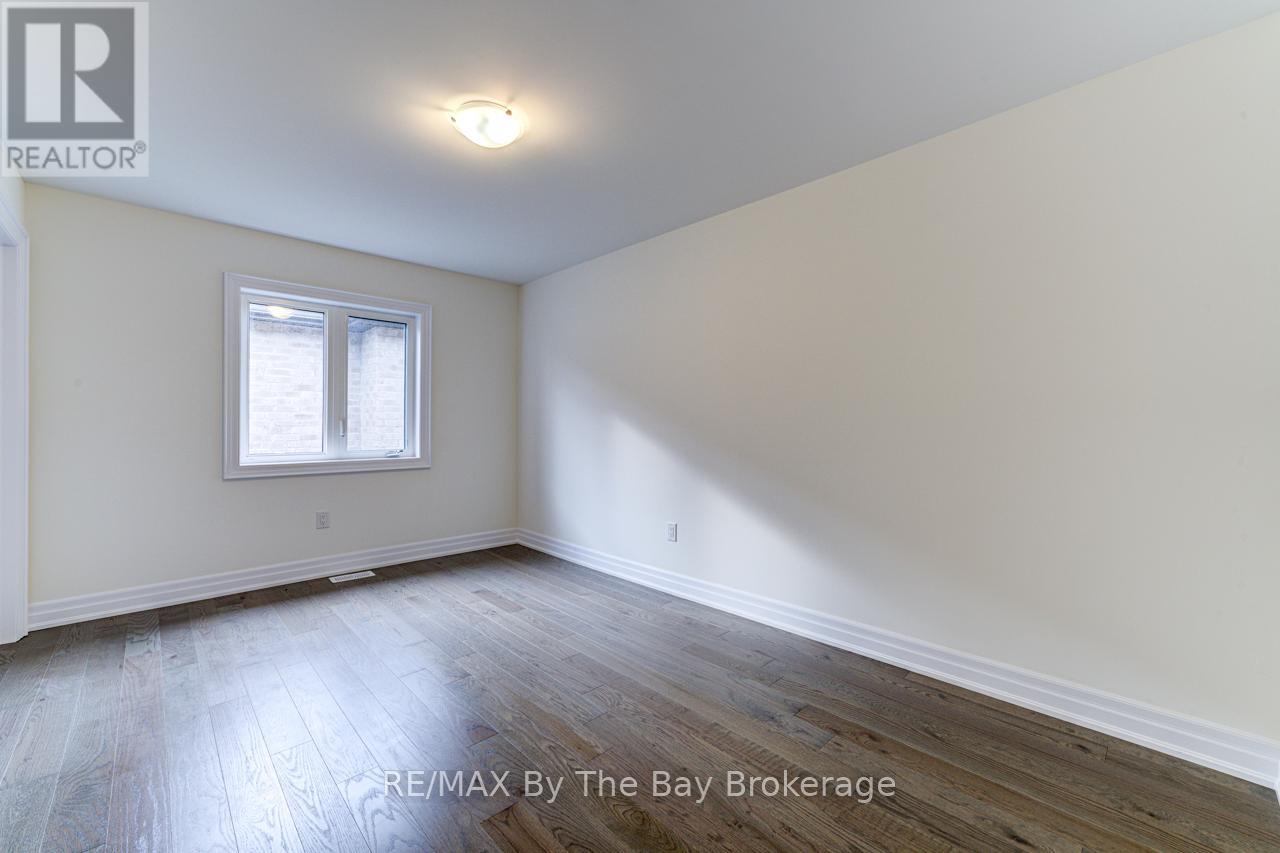 169 ROSANNE CIRCLE, Wasaga Beach, Ontario