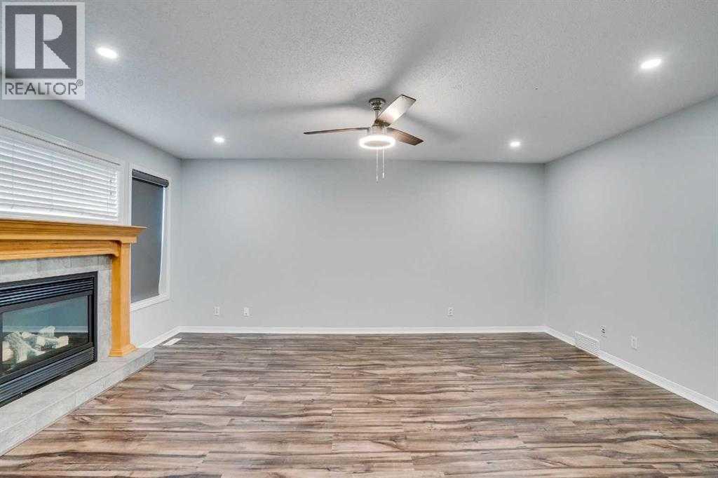 Single Family House for Sale in  New Brighton Circle SE New Brighton Calgary 