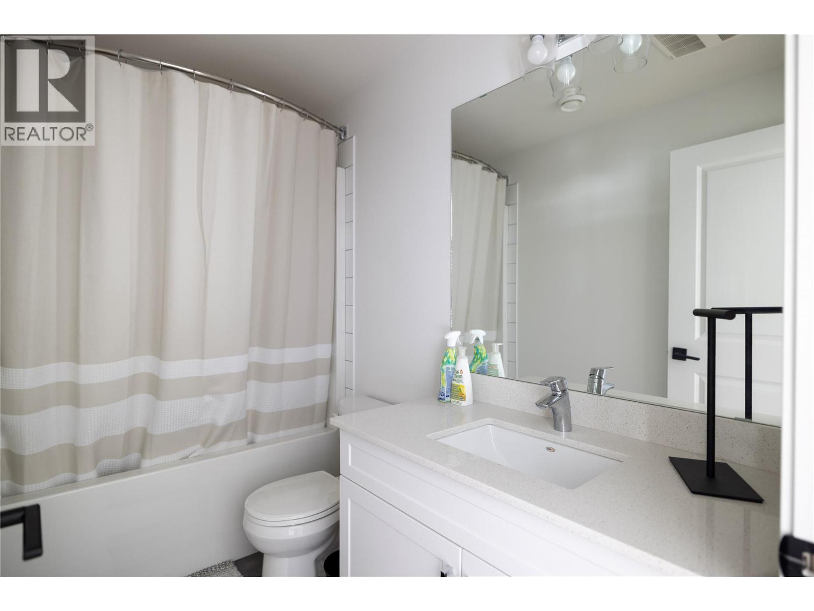 12075 Oceola Road Unit# 21, Lake Country