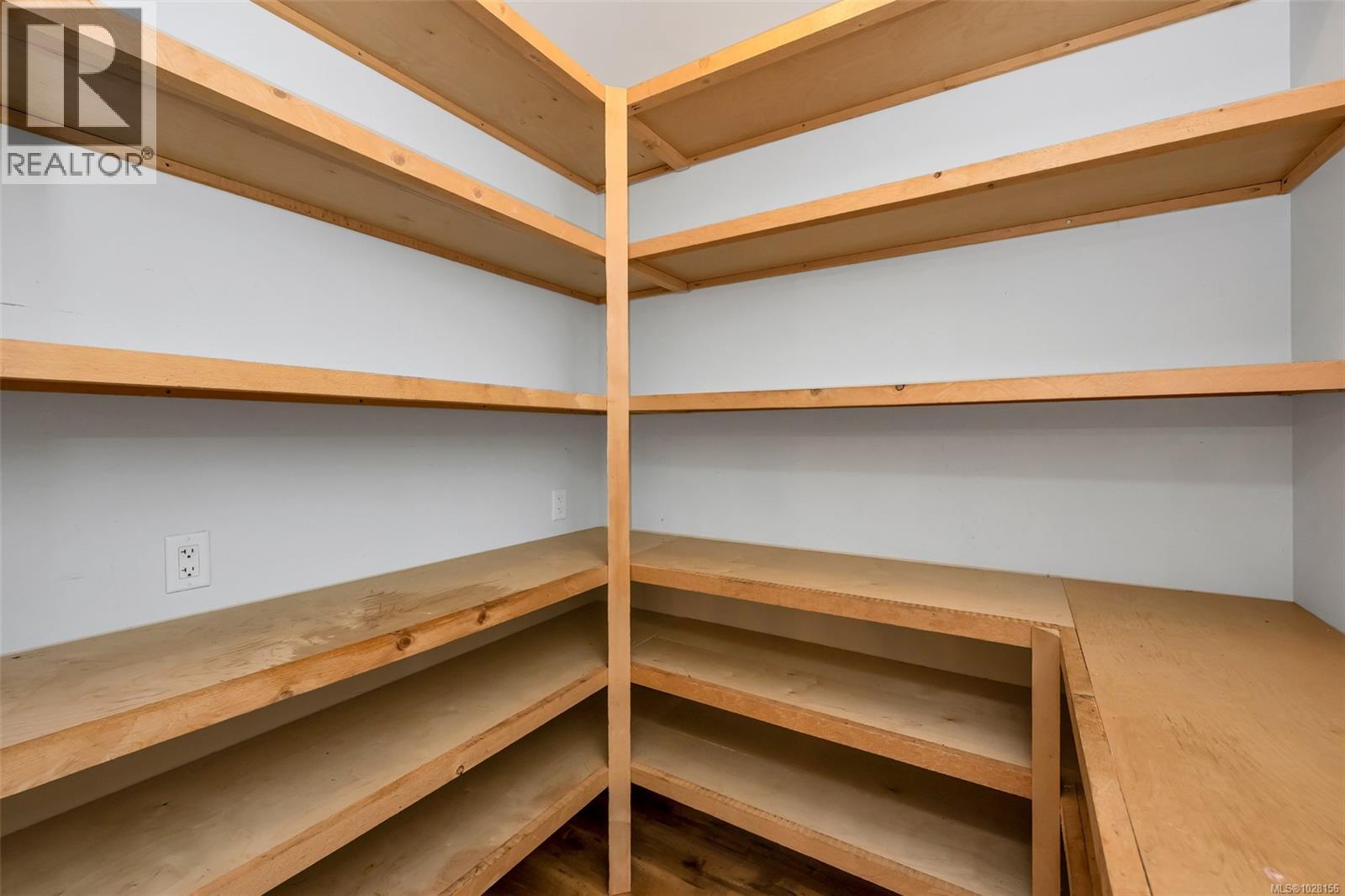 1696 PEERLESS RD - 29