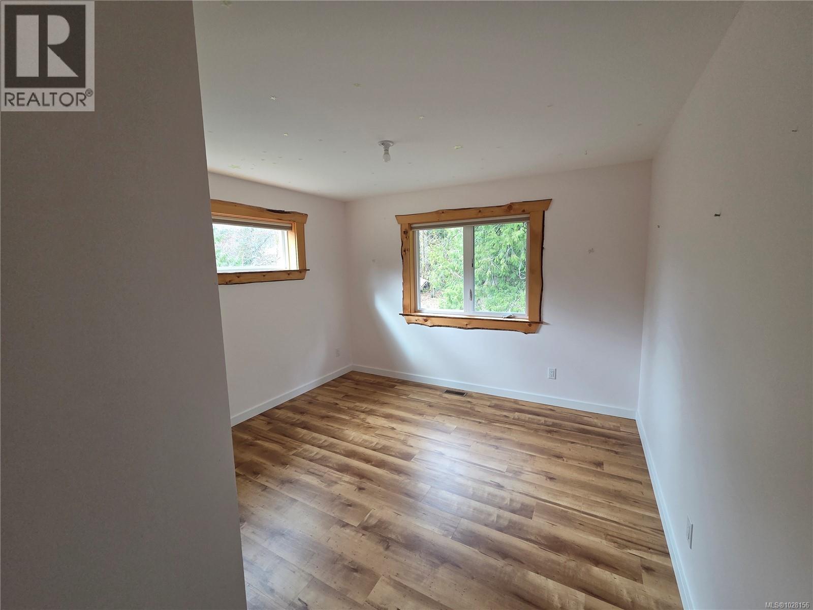 1696 PEERLESS RD - 43