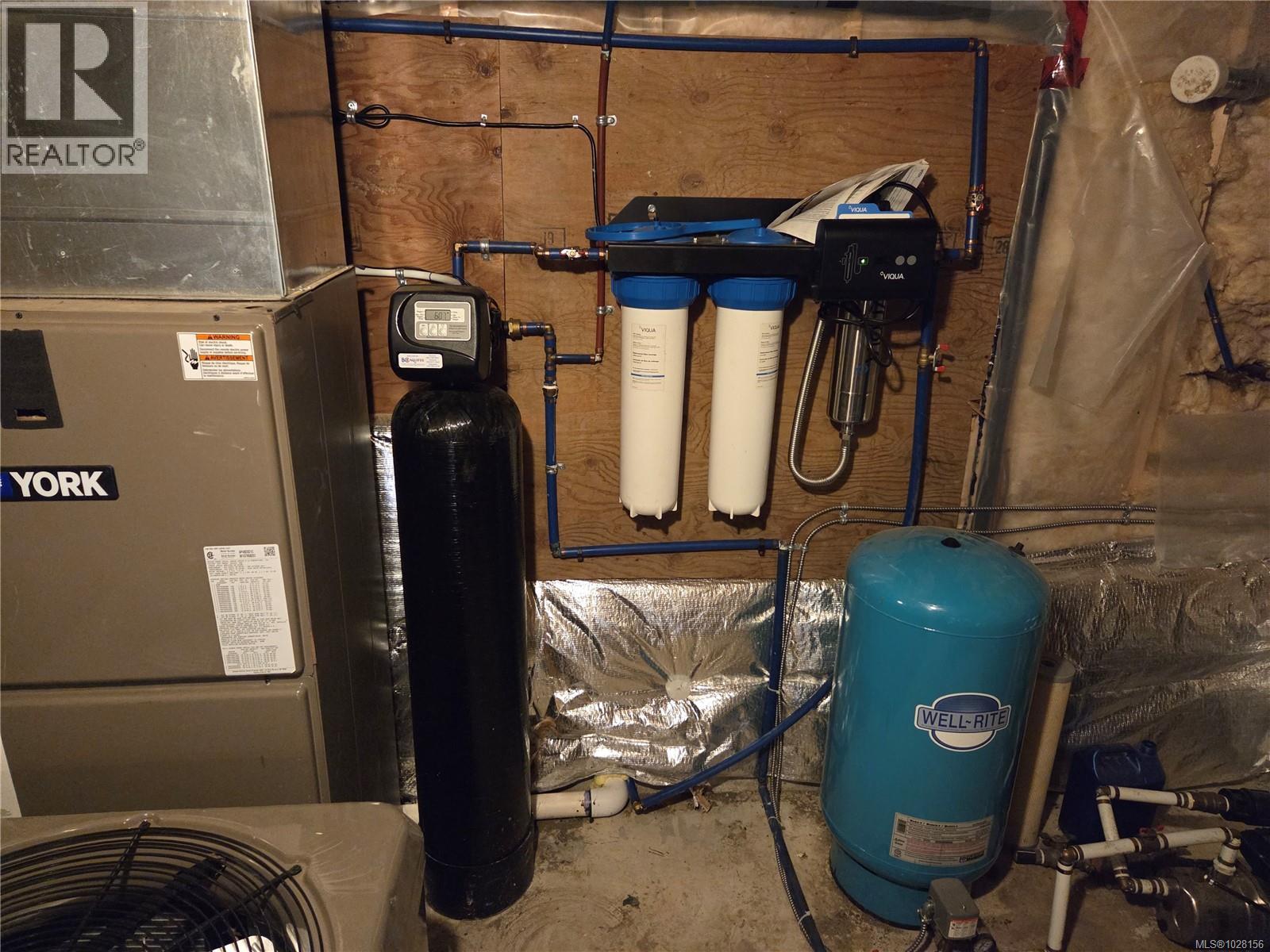 1696 PEERLESS RD - 71