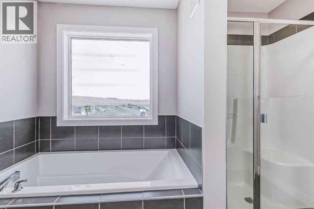 4 Topaz Place, Cochrane