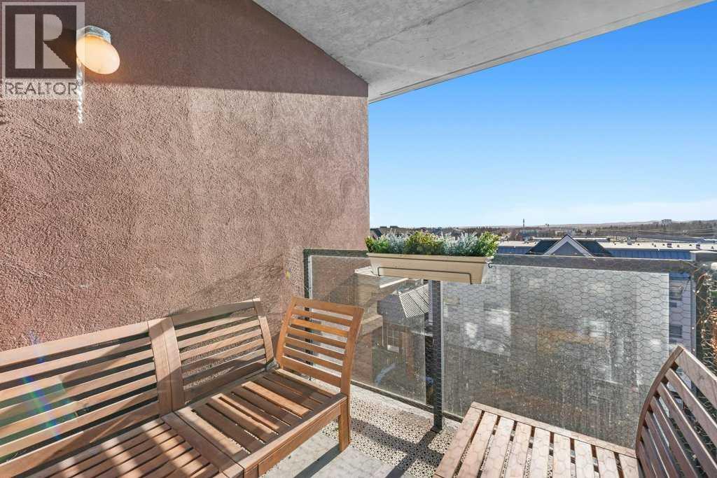 Single Family House for Sale in   Lake Fraser Drive SE Lake Bonavista Calgary 