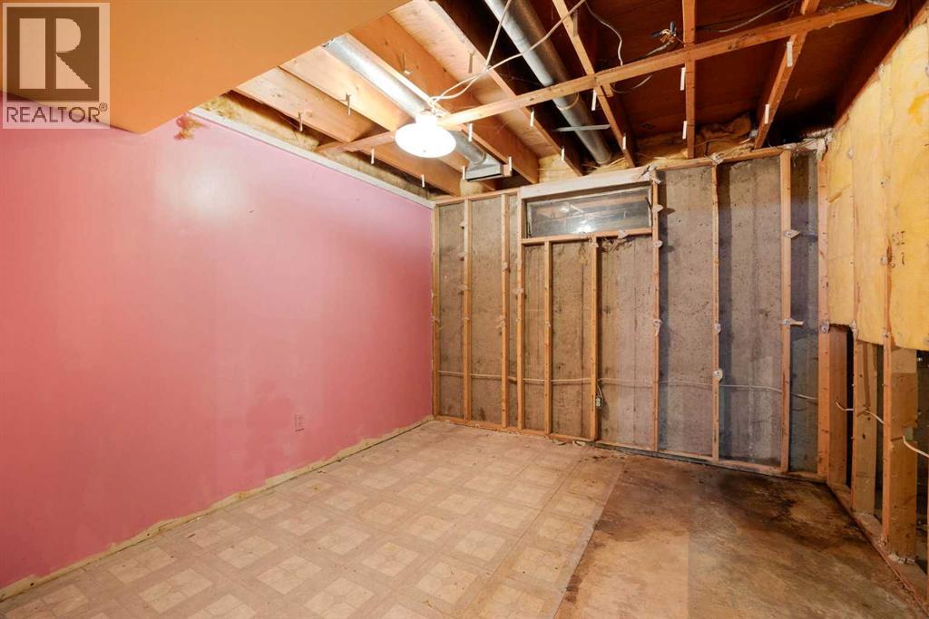 21 Ells Crescent, Fort McMurray