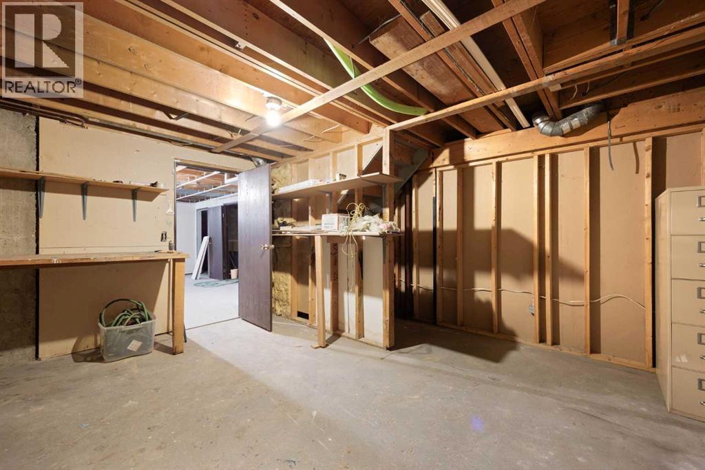 21 Ells Crescent, Fort McMurray