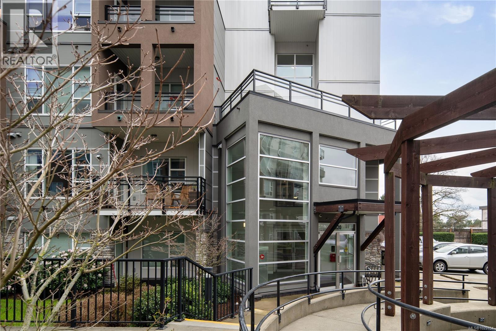 106 1020 Inverness Road, Saanich