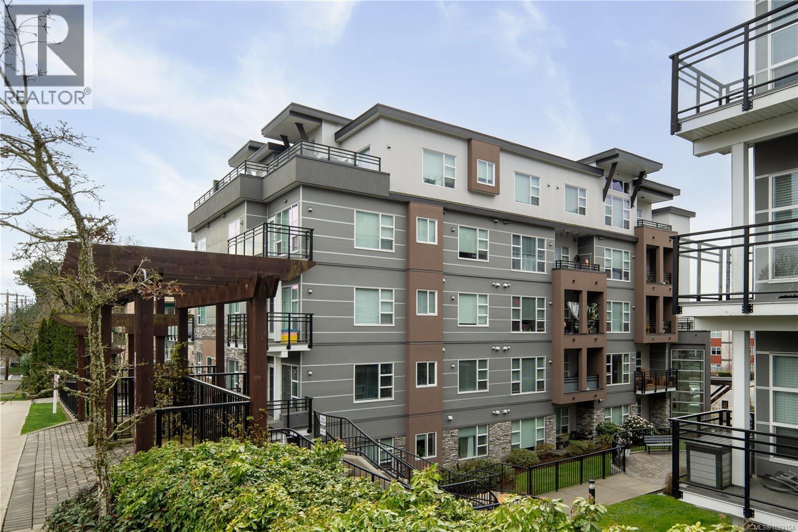 106 1020 Inverness Road, Saanich