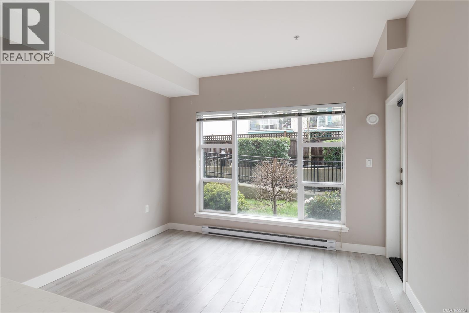 106 1020 Inverness Road, Saanich