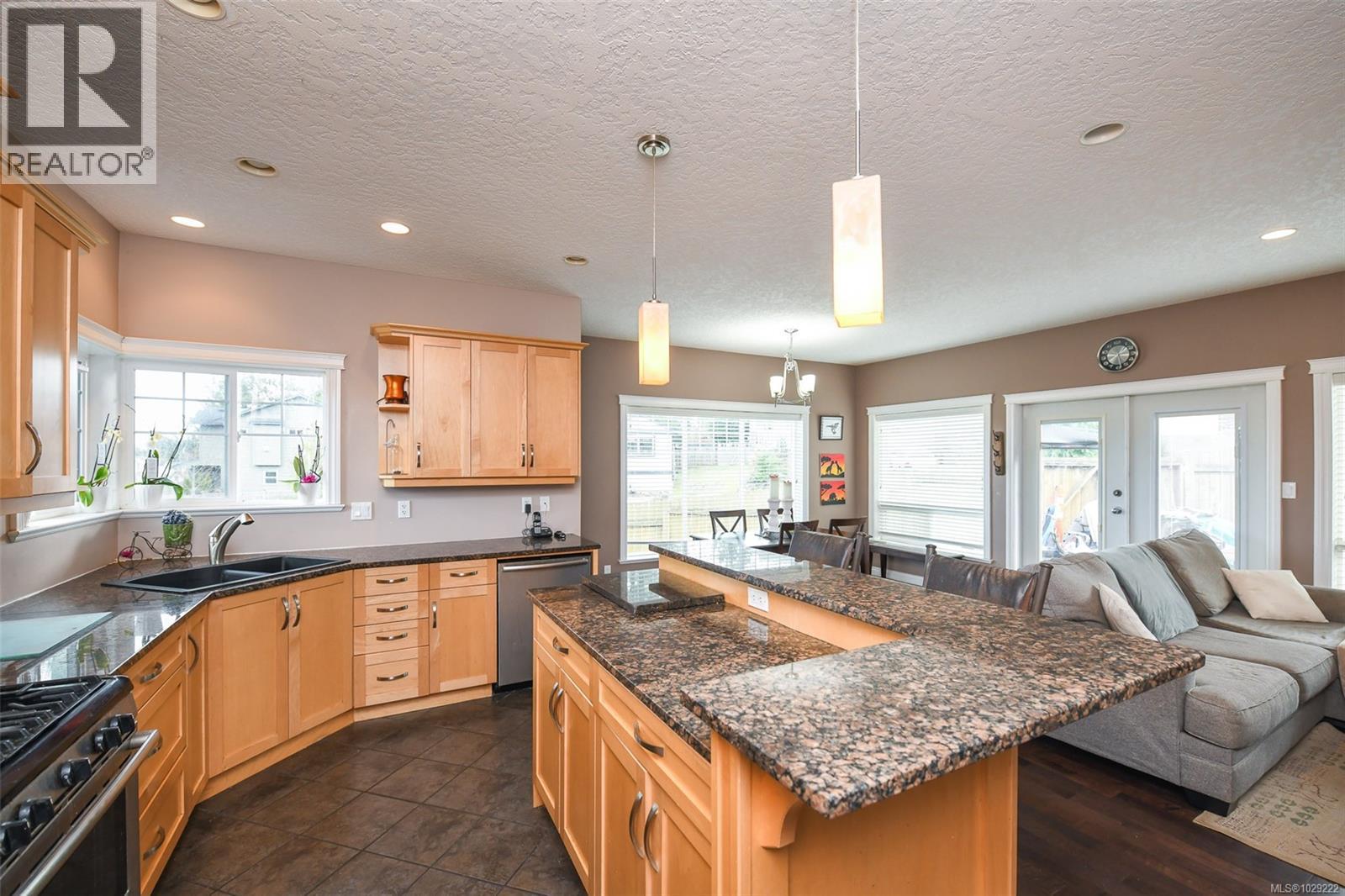 2737 Kendal Ave, Cumberland