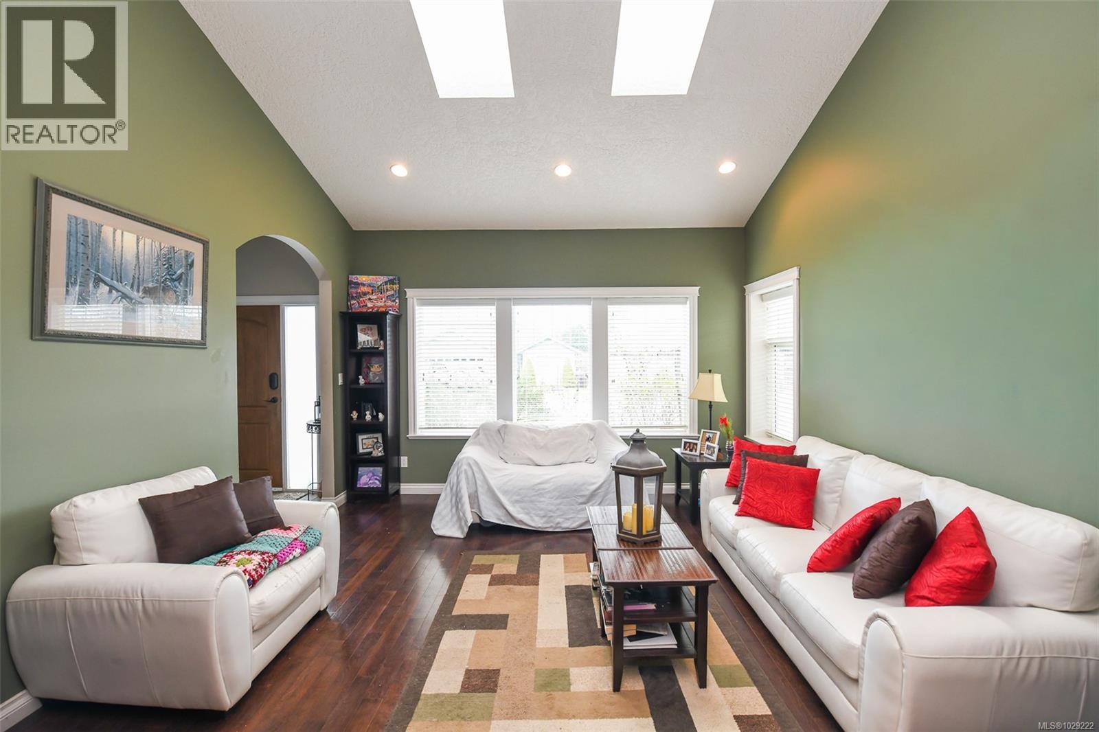 2737 Kendal Ave, Cumberland