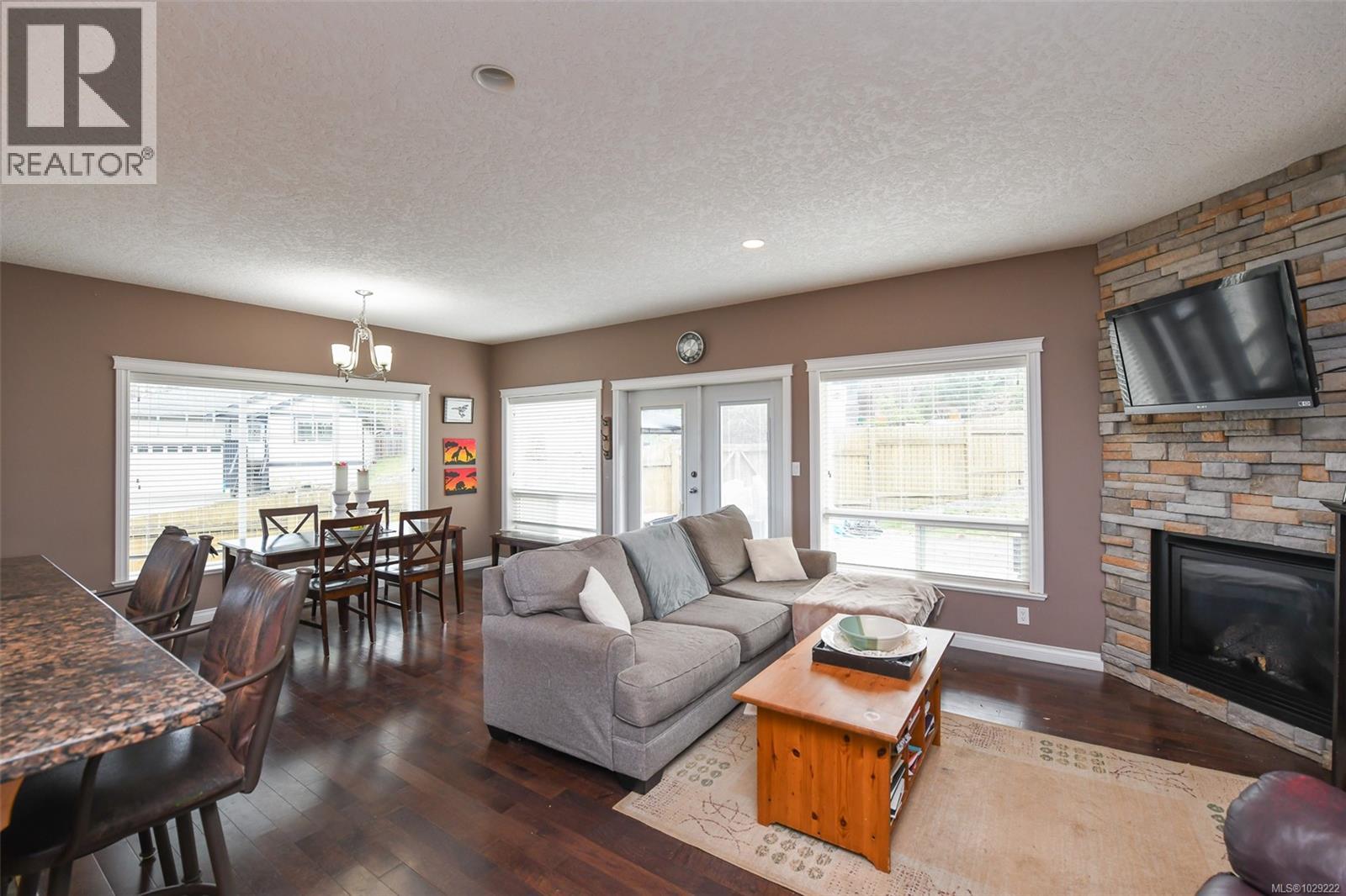 2737 Kendal Ave, Cumberland