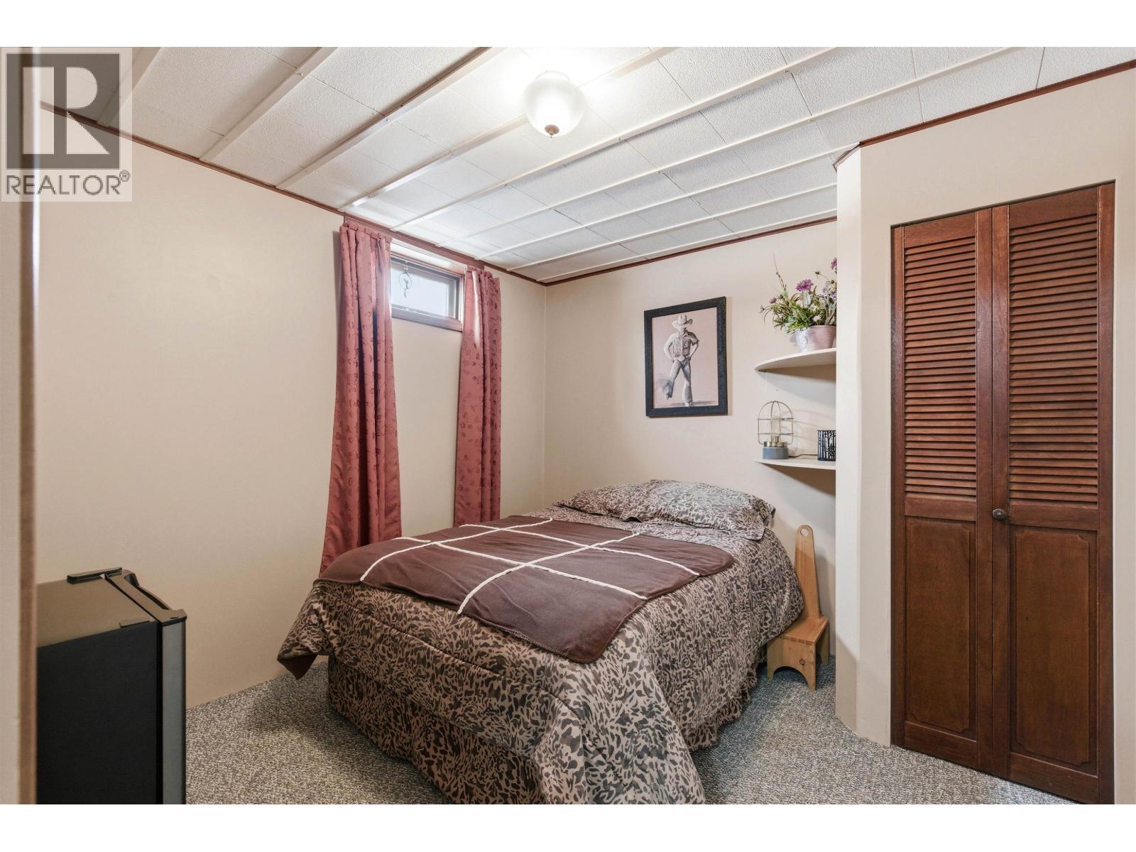 2815 PIONEER CRESCENT - 24