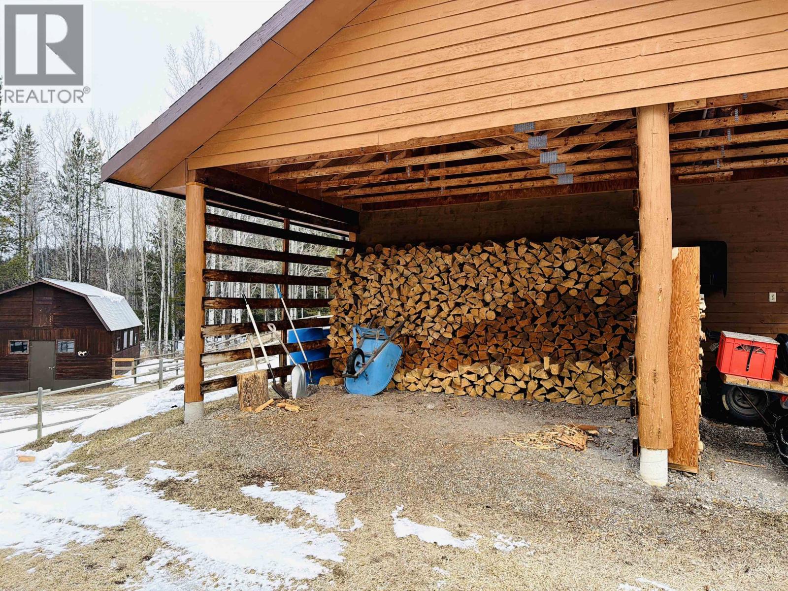 2815 PIONEER CRESCENT - 32