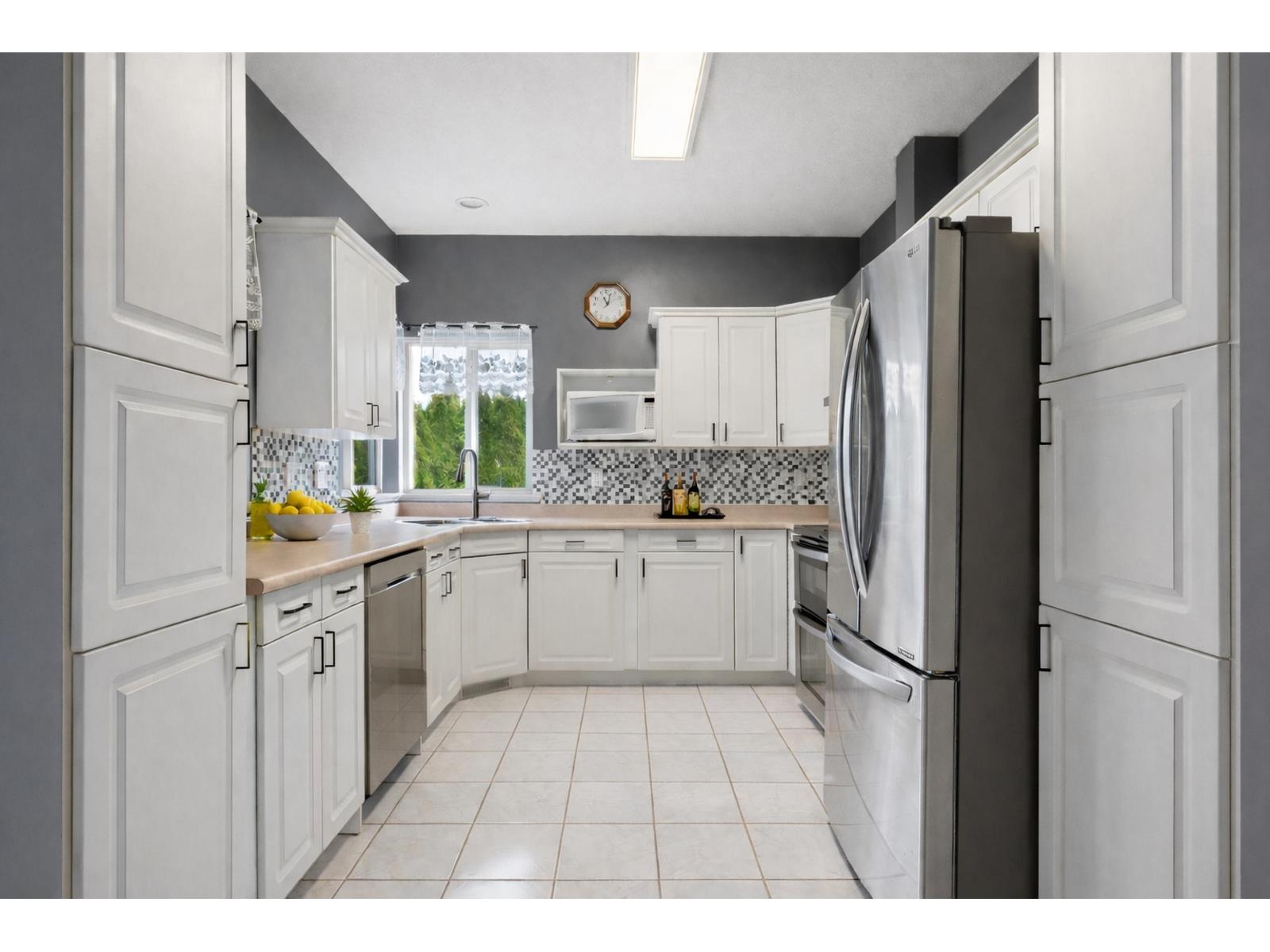 16583 10 AVENUE, White Rock