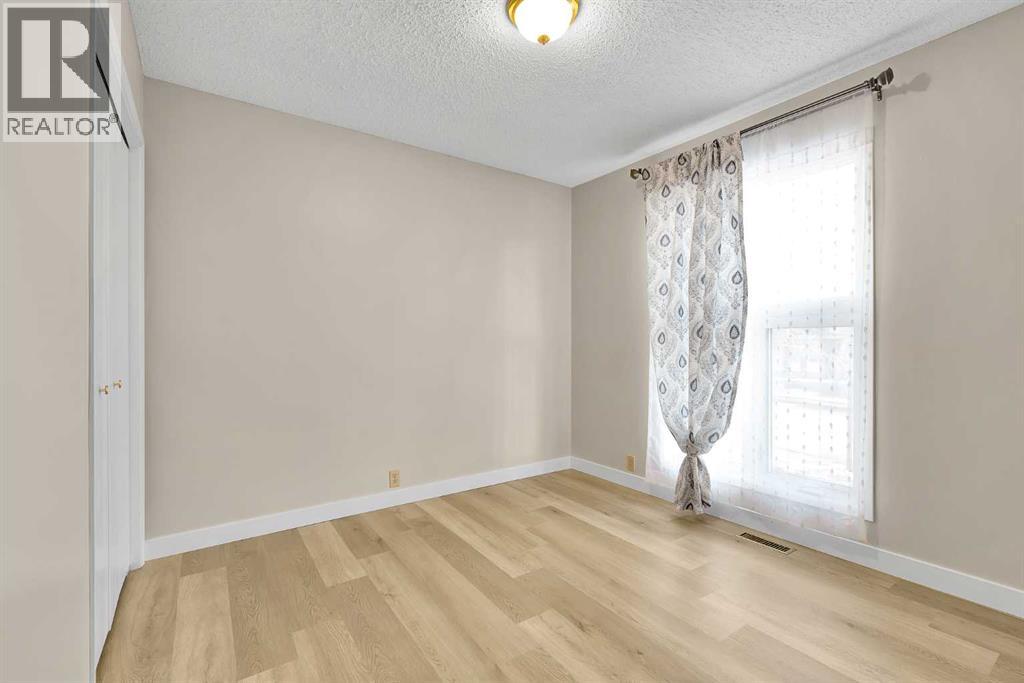 Single Family House Bungalow for Sale in  Berkley Drive NW Beddington Heights Calgary 