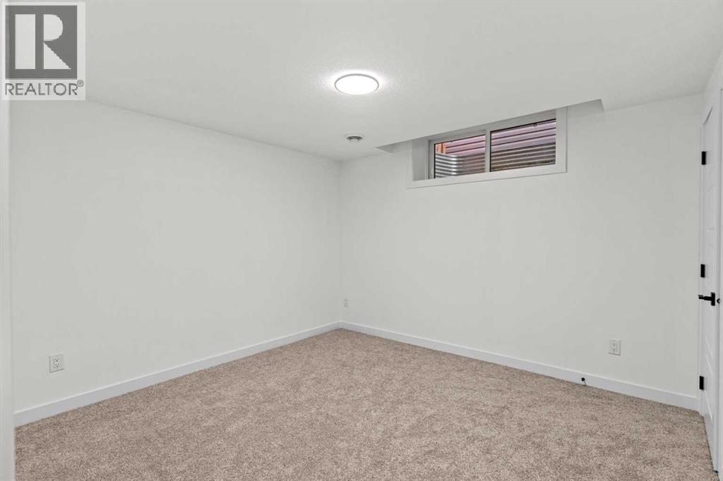 Single Family House for Sale in  Ambleside Crescent NW Moraine Calgary 