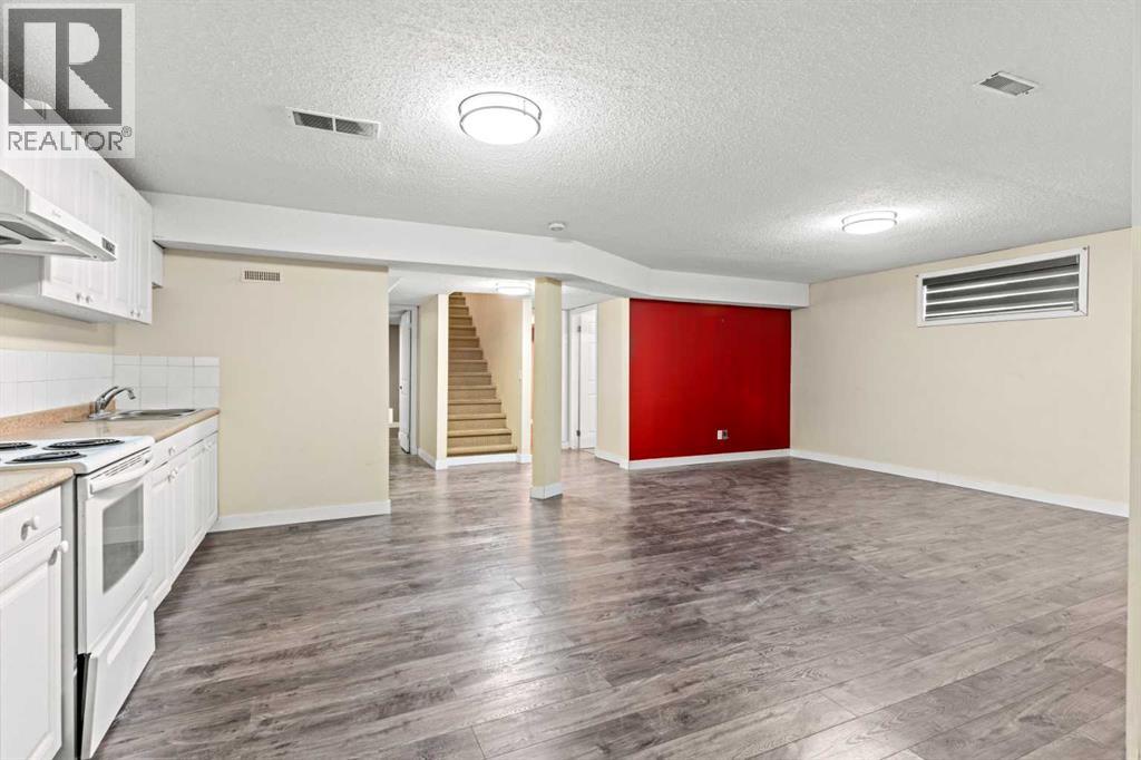 Single Family House for Sale in  Saddlecrest Park NE Saddle Ridge Calgary 