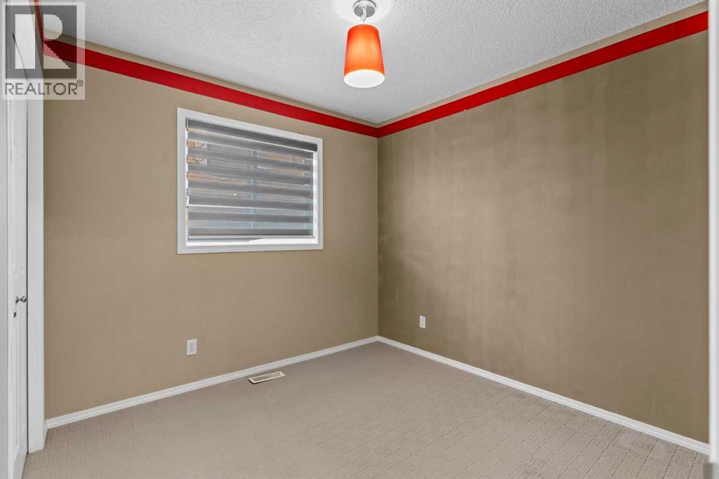 Single Family House for Sale in  Saddlecrest Park NE Saddle Ridge Calgary 