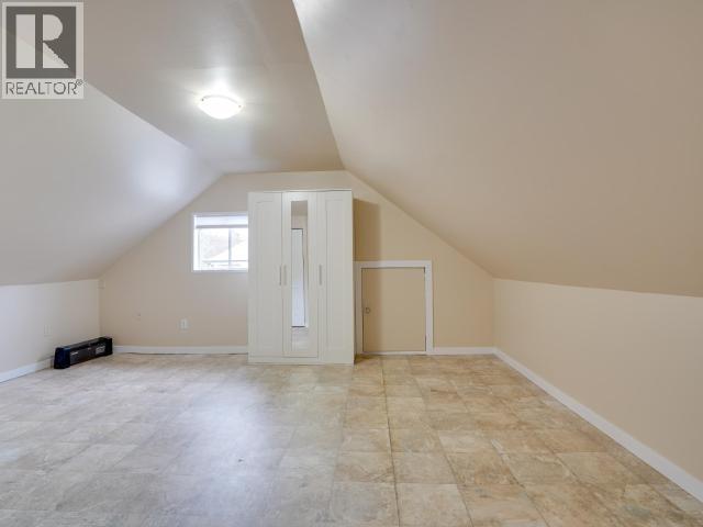 6304 POPLAR STREET, Powell River