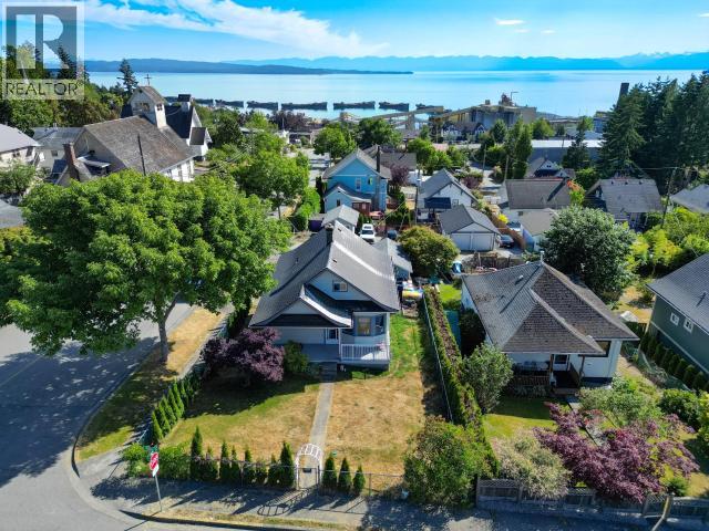 6304 POPLAR STREET, Powell River