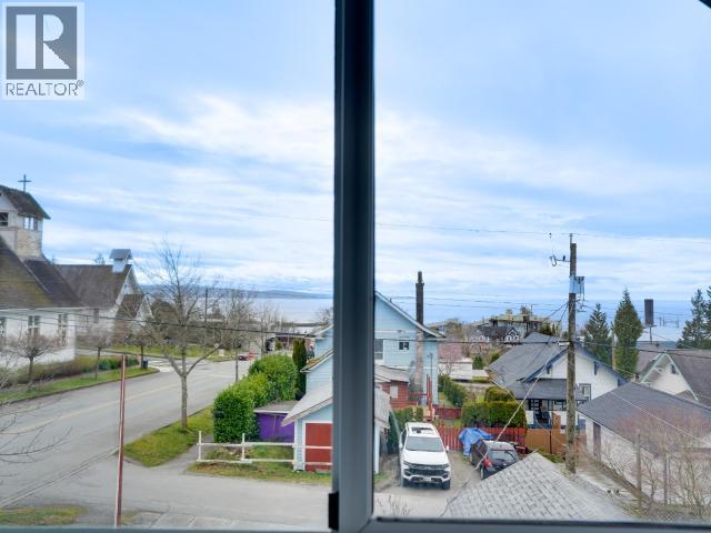 6304 POPLAR STREET, Powell River