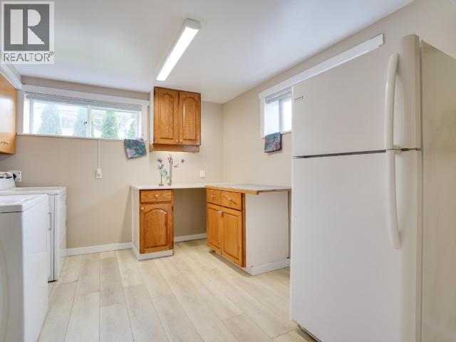 6304 POPLAR STREET, Powell River