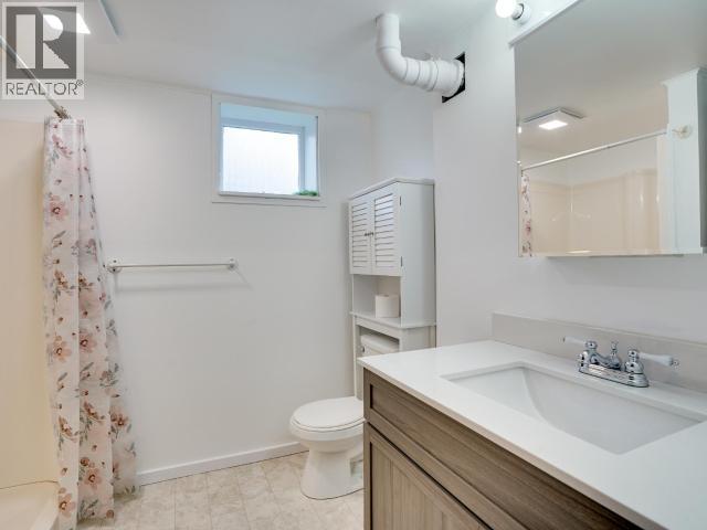 6304 POPLAR STREET, Powell River