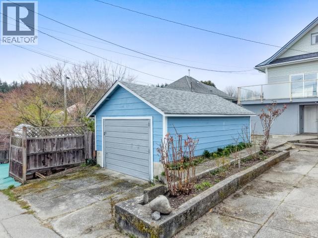 6304 POPLAR STREET, Powell River