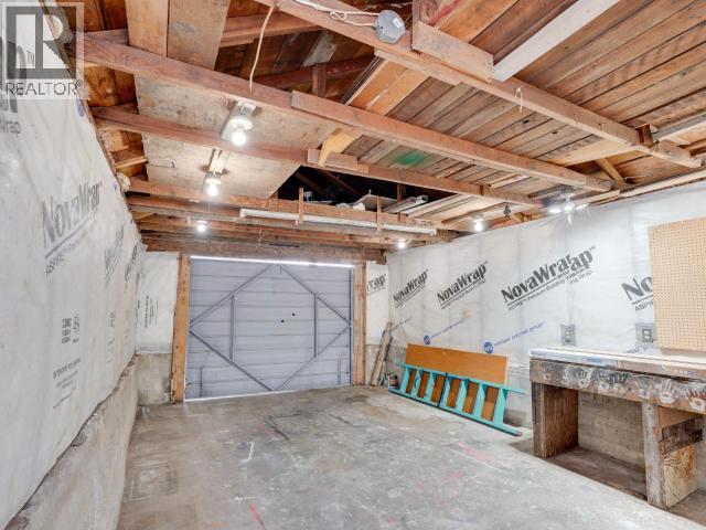 6304 POPLAR STREET, Powell River