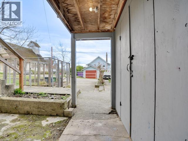 6304 POPLAR STREET, Powell River