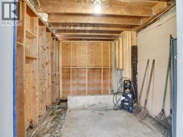 6304 POPLAR STREET, Powell River