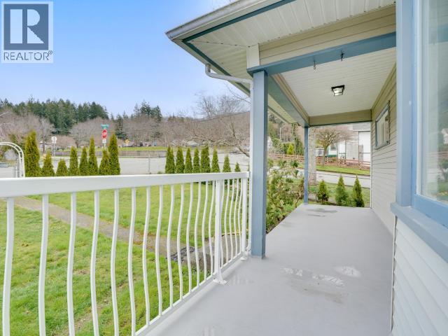 6304 POPLAR STREET, Powell River
