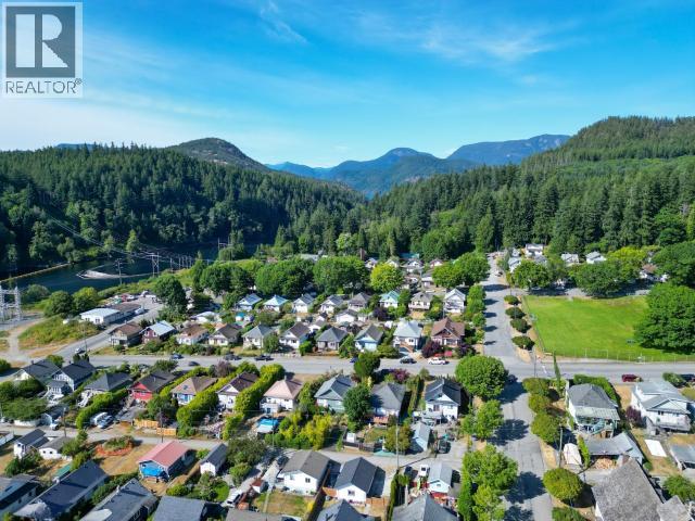 6304 POPLAR STREET, Powell River