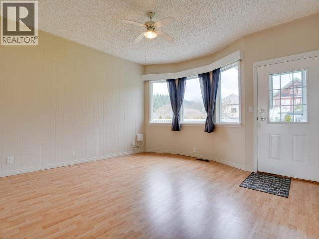 6304 POPLAR STREET, Powell River