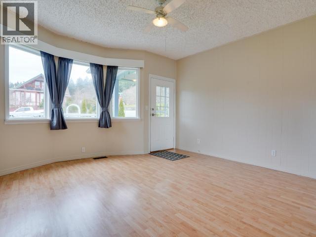 6304 POPLAR STREET, Powell River