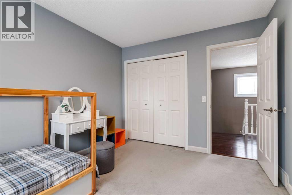 Single Family House for Sale in  Sirocco Drive SW Signal Hill Calgary 