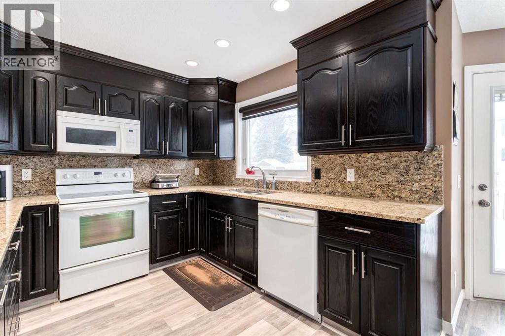 Single Family House for Sale in  Sirocco Drive SW Signal Hill Calgary 