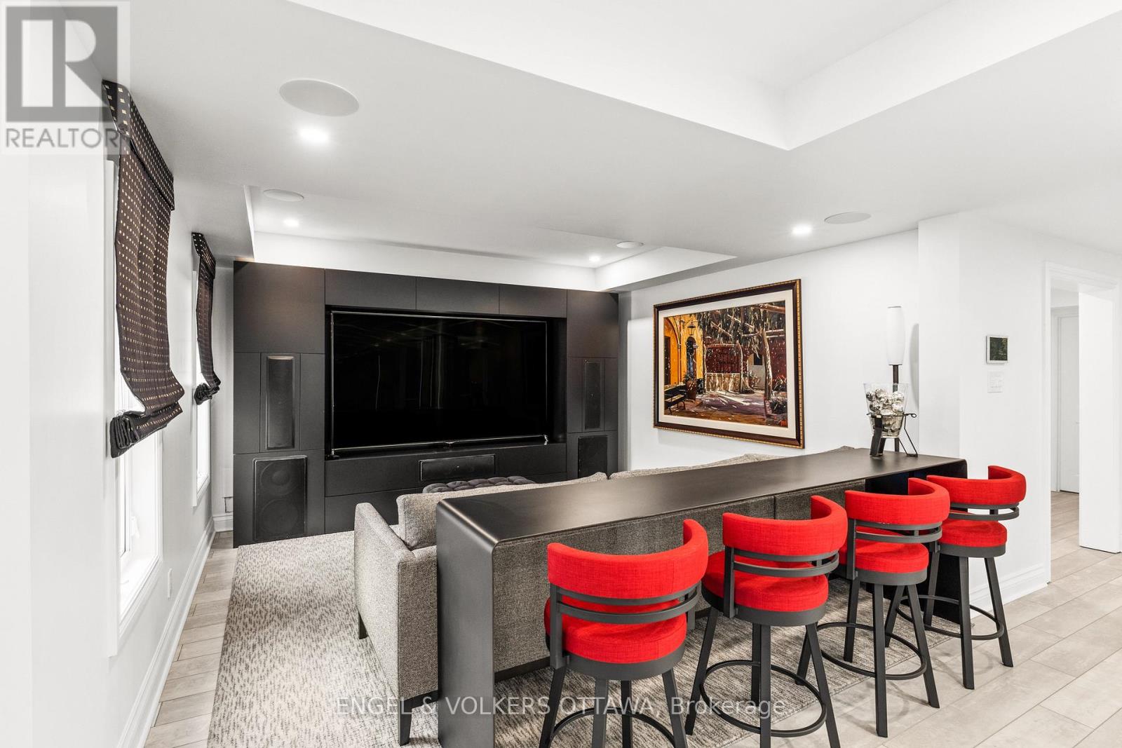 151 WINDING WAY, Ottawa, Ontario