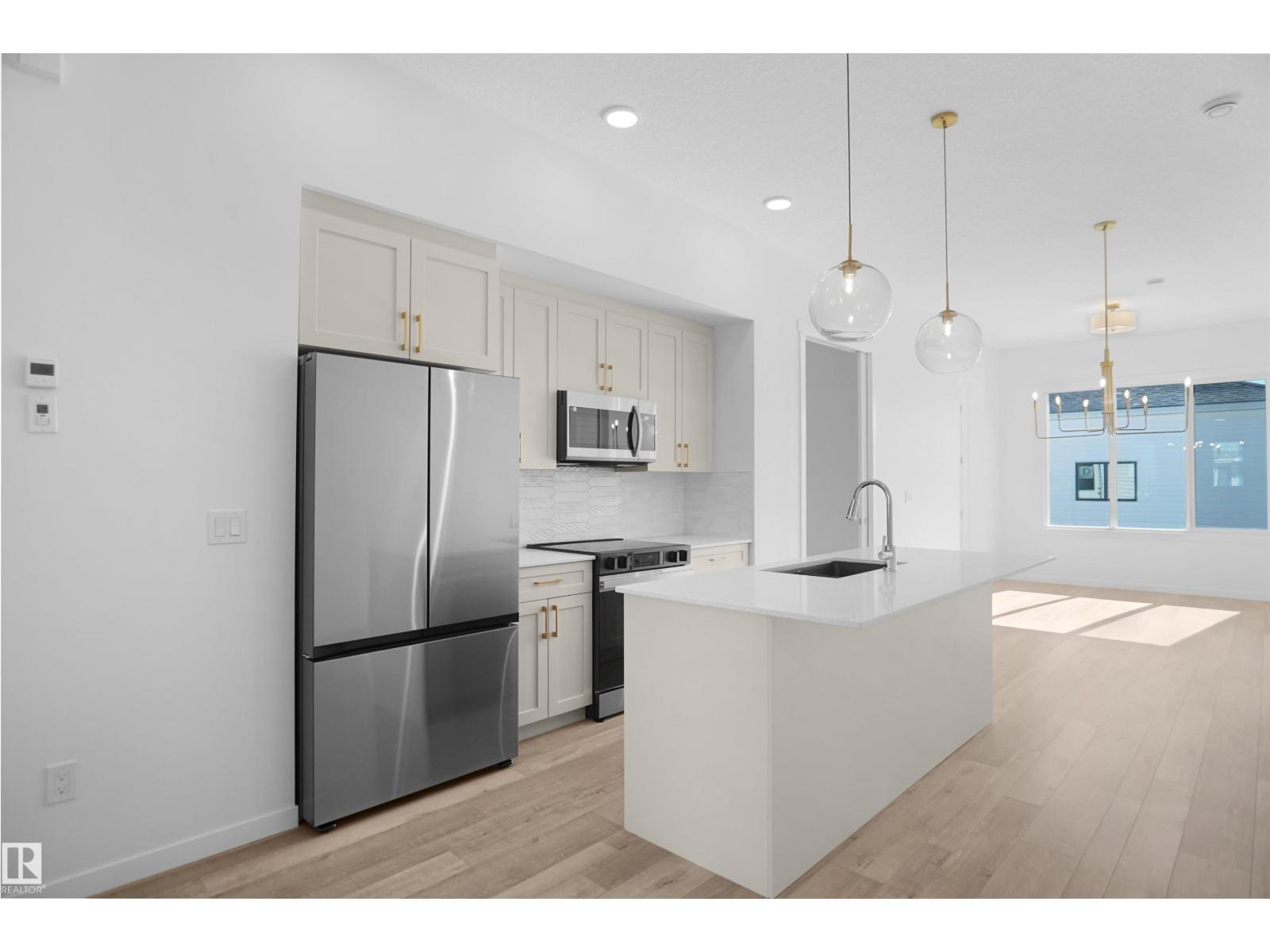 
          20609 42 AV NW
            <br/>
            <span>Edmonton</span>
            , 
            <span>AB</span>
             <span>T6M0R8</span>
        