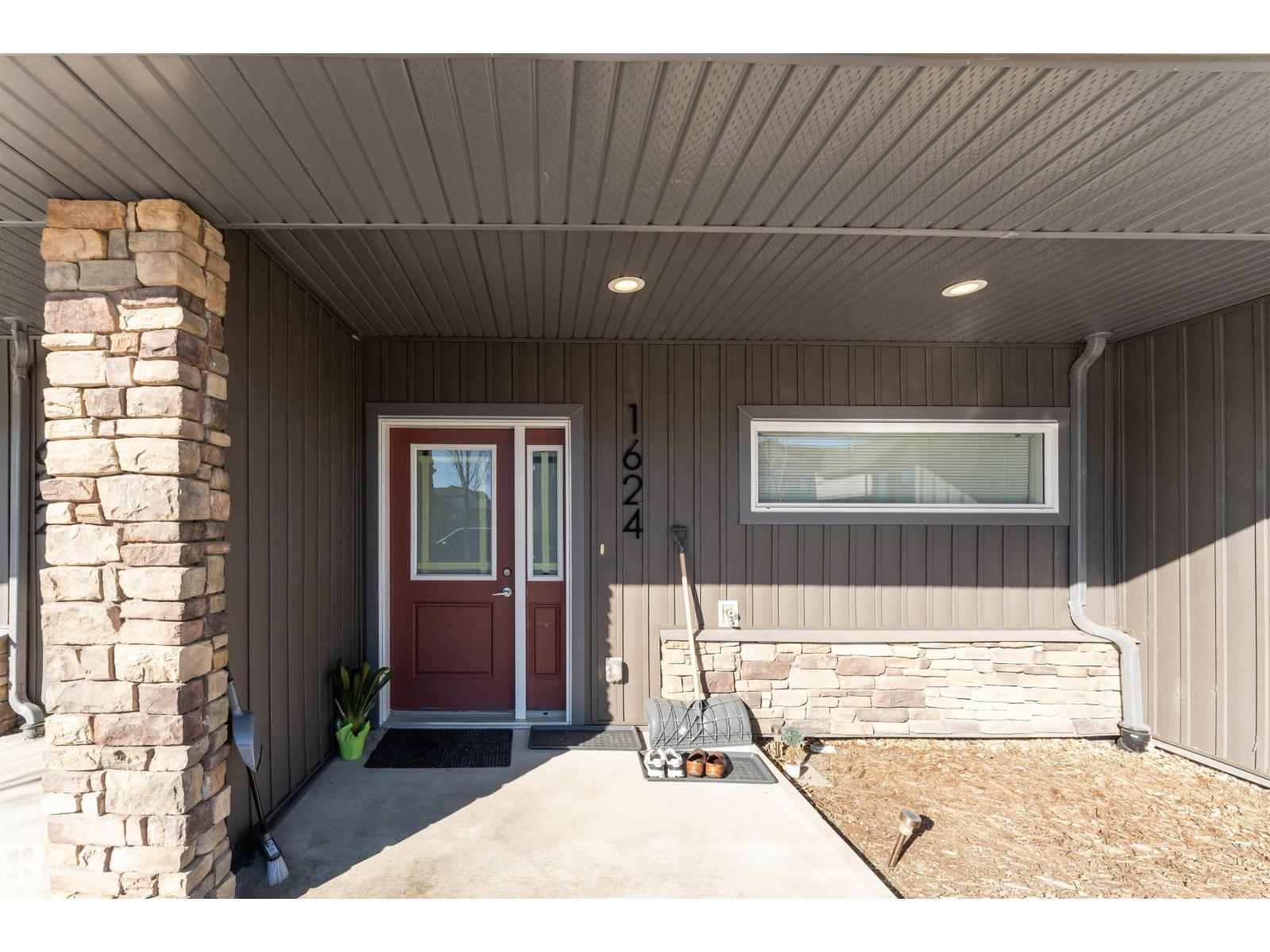 1624 33A ST NW - 2