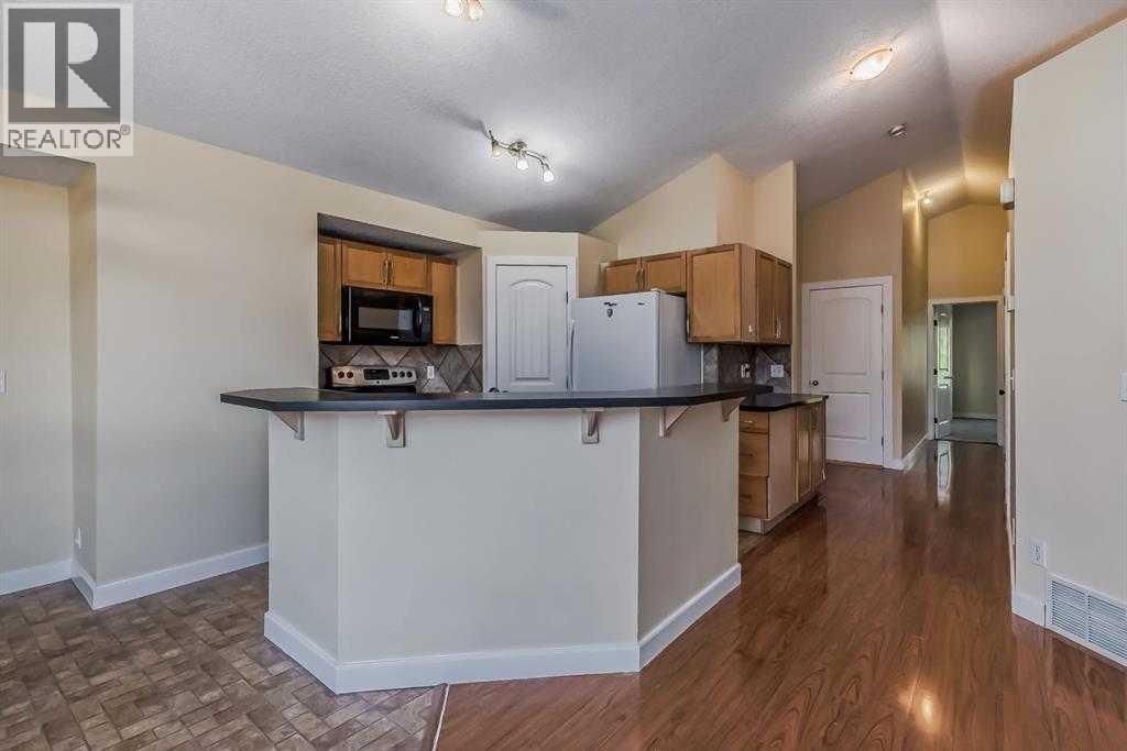 Single Family House Bi-level for Sale in  Saddlebrook Way NE Saddle Ridge Calgary 