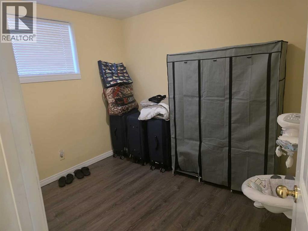 Single Family House Bi-level for Sale in  Saddlebrook Way NE Saddle Ridge Calgary 